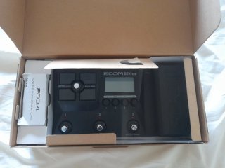Guitarra eléctrica ESP LTD y Pedalera Zoom G2XFour