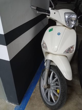 Piaggio Scooter Blanca