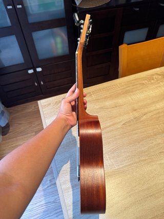 Ukelele Ashton + Afinador Admi