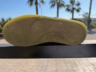 Nike Yeezy Solar Red sin caja