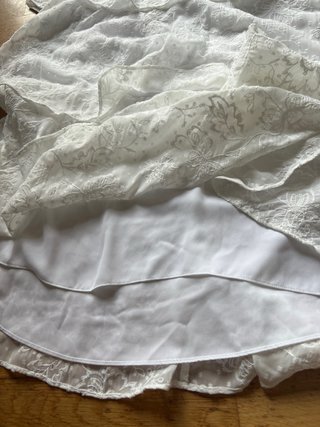 Vestido blanco con volantes