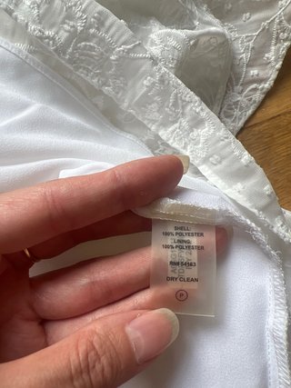 Vestido blanco con volantes