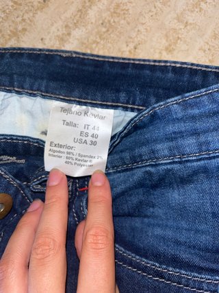 Pantalón vaquero moto mujer