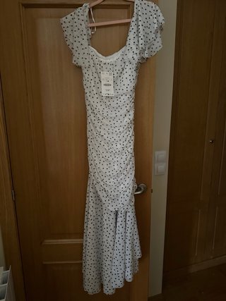 Vestido Zara lunares drapeado talla L