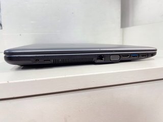 Portátil Asus F540S