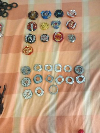 Lanzadores Beyblade y Pista