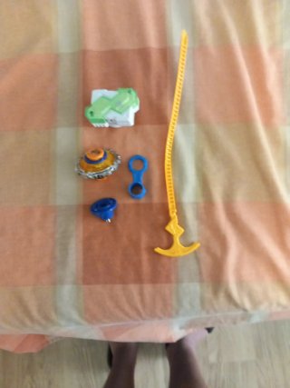 Lanzadores Beyblade y Pista