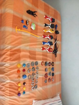 Lanzadores Beyblade y Pista