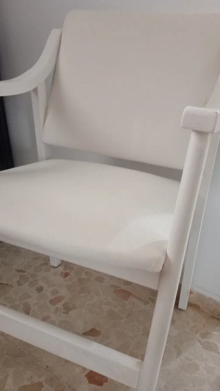 2 Sillas de Madera Blancas