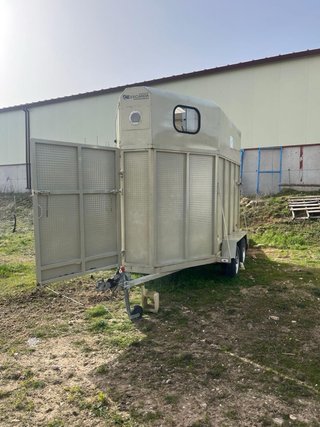 Remolque para caballos Escarda