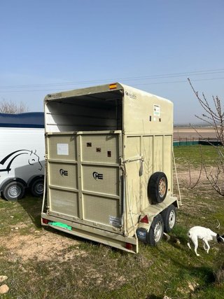 Remolque para caballos Escarda