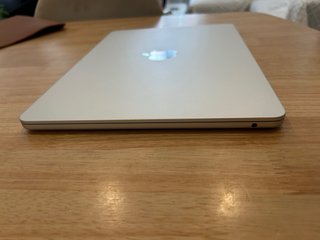 MacBook Air 13.6" M2 (8GB / 256GB) Plata