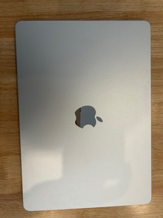 MacBook Air 13.6" M2 (8GB / 256GB) Plata