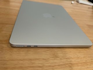 MacBook Air 13.6" M2 (8GB / 256GB) Plata