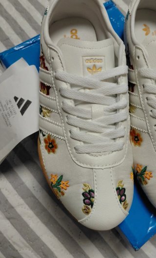 Zapatillas Adidas Tokyo bordadas Talla 39 ⅓