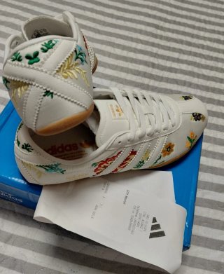 Zapatillas Adidas Tokyo bordadas Talla 39 ⅓