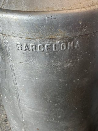Cántaro lechero de hierro antiguo