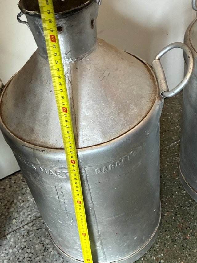 Cántaro lechero de hierro antiguo