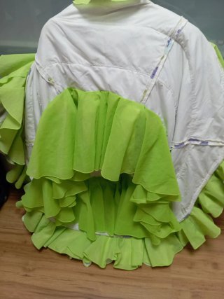 Traje Flamenca Niña Flores Moradas y Verdes