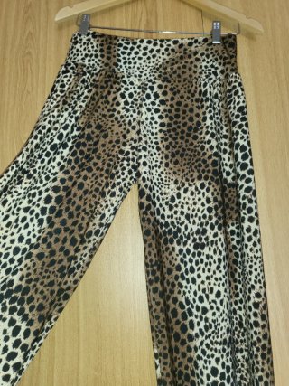 Pantalones anchos estampado animal print