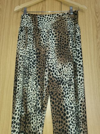 Pantalones anchos estampado animal print