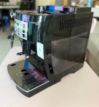 Cafetera DeLonghi Magnifica S Negra