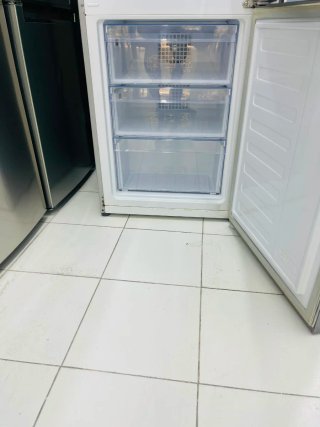 Nevera marca Beko gris 6 meses garantía