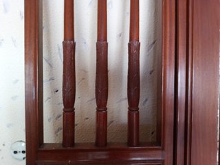 Hojas de puerta abatible antigua de madera maciza
