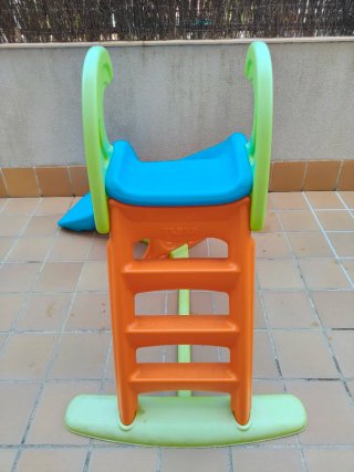 Tobogán Slide con curva marca Feber.