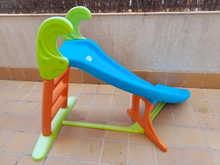 Tobogán Slide con curva marca Feber.