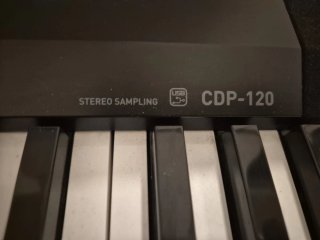 Piano digital negro