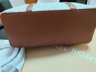 Bolso Michael Kors blanco y marrón