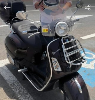 Vespa GTS 300 2014 Marrón Oscuro Incluye baúl.