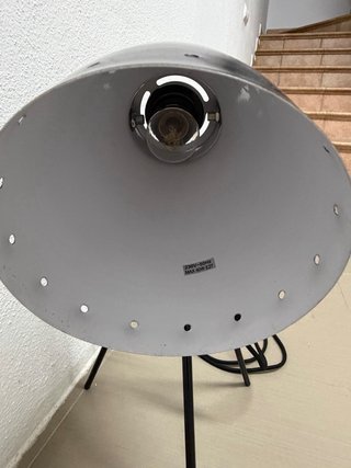 Lámpara de mesa industrial negra