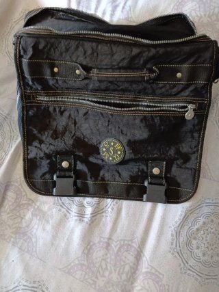 Bolso Negro y Verde Militar