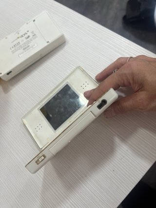 Nintendo DS Lite Blanca No tiene cargador