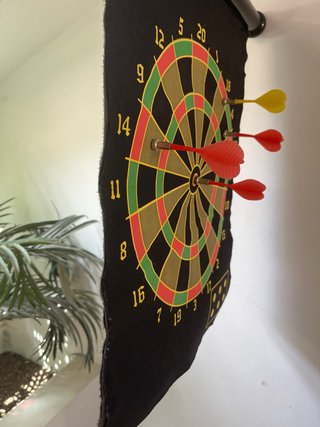 Juego de dardos con 4 dardos incluidos