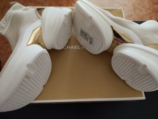 Botas deportivas Michael Kors beige y oro