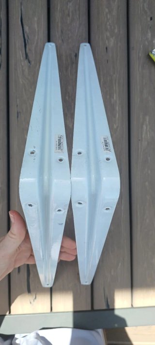 Escuadras blancas para estanterías 32x30x5