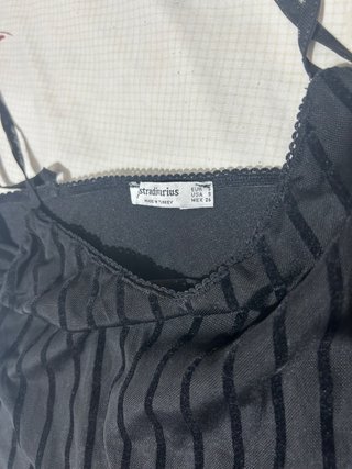 Camiseta tirantes Stradivarius negra