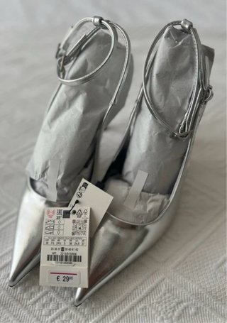 Zapatos de tacón plateados Zara