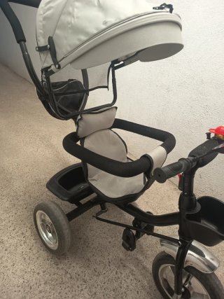 Triciclo para niños con capota