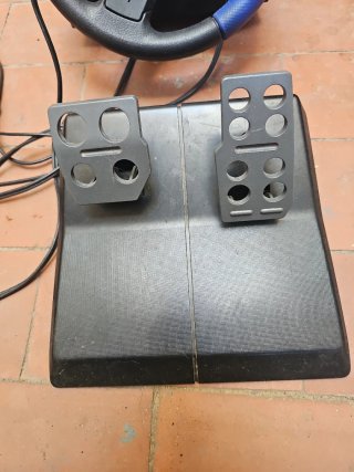 Volante Logitech PS4