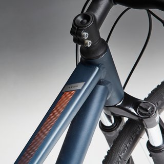 Bicicleta de trekking 28 pulgadas aluminio monoplato 9V