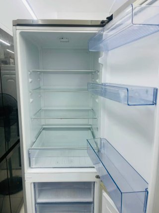 Nevera marca Beko combi 6mess garantia con factura