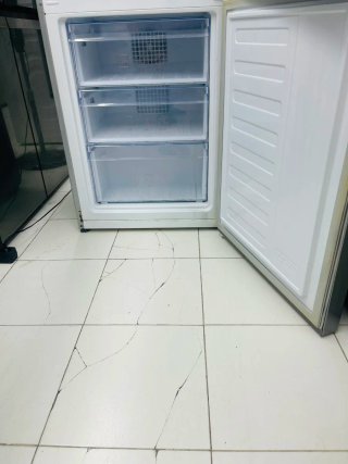 Nevera marca Beko combi 6mess garantia con factura