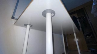 Mesa de escritorio de madera clara