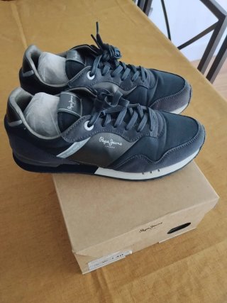 Zapatillas Pepe Jeans azul marino y blancas
