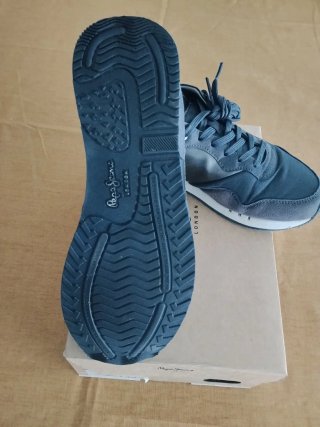 Zapatillas Pepe Jeans azul marino y blancas