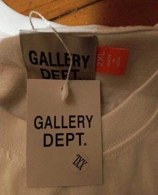 Camiseta Gallery Dept. Stop Being Racist